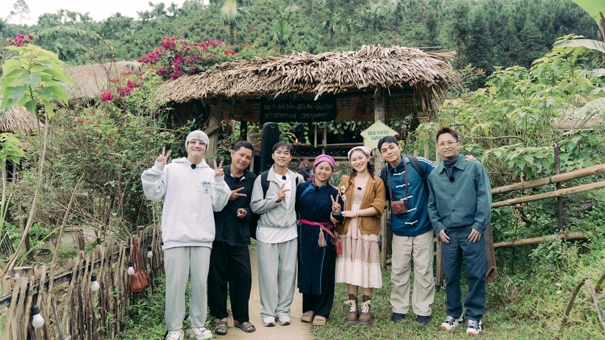 Khán giả xúc động ngày "Gia đình Haha" trở lại bản Liền